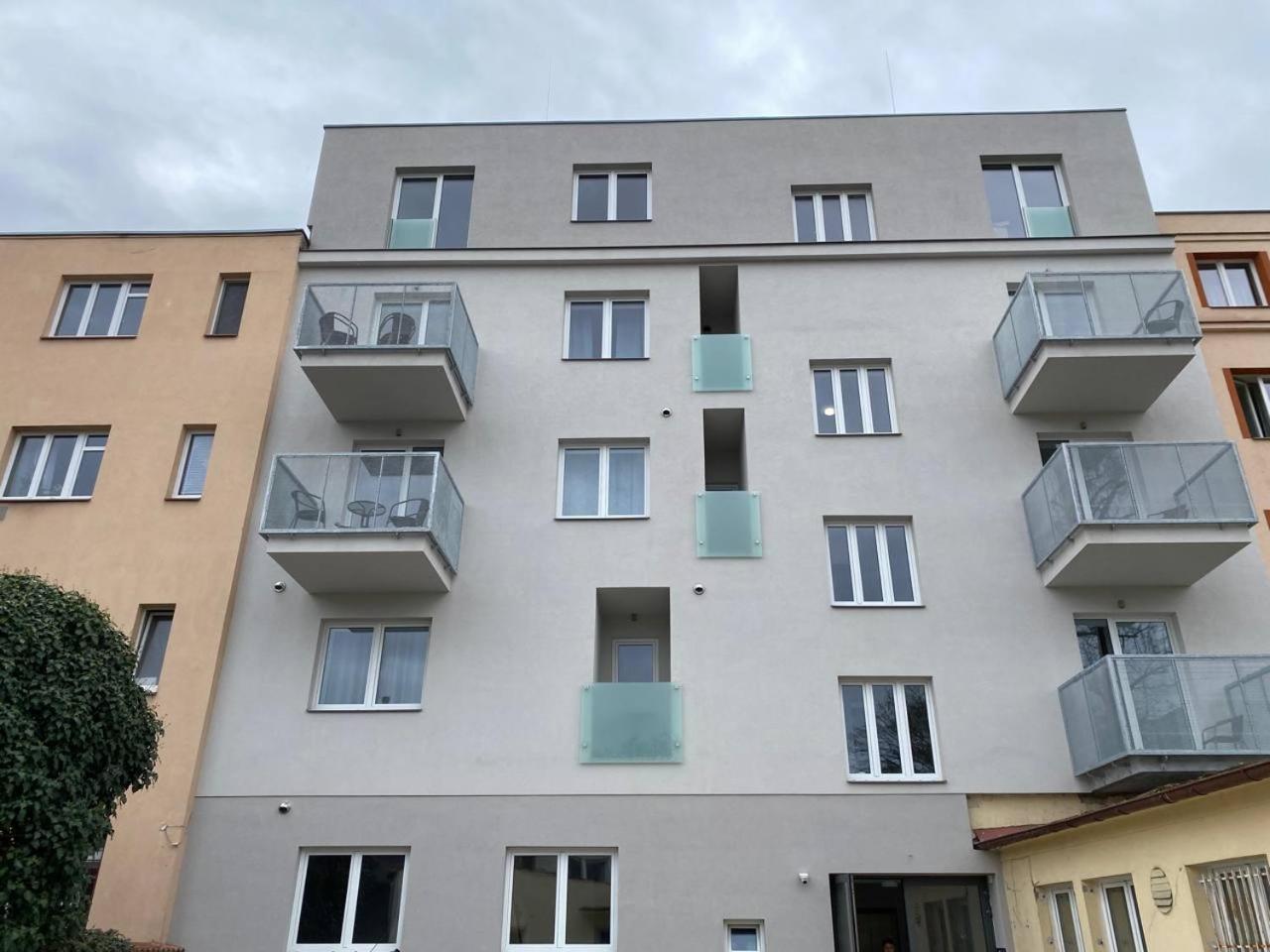 Апартаменты Perla Hradce 103 Градец-Кралове Экстерьер фото