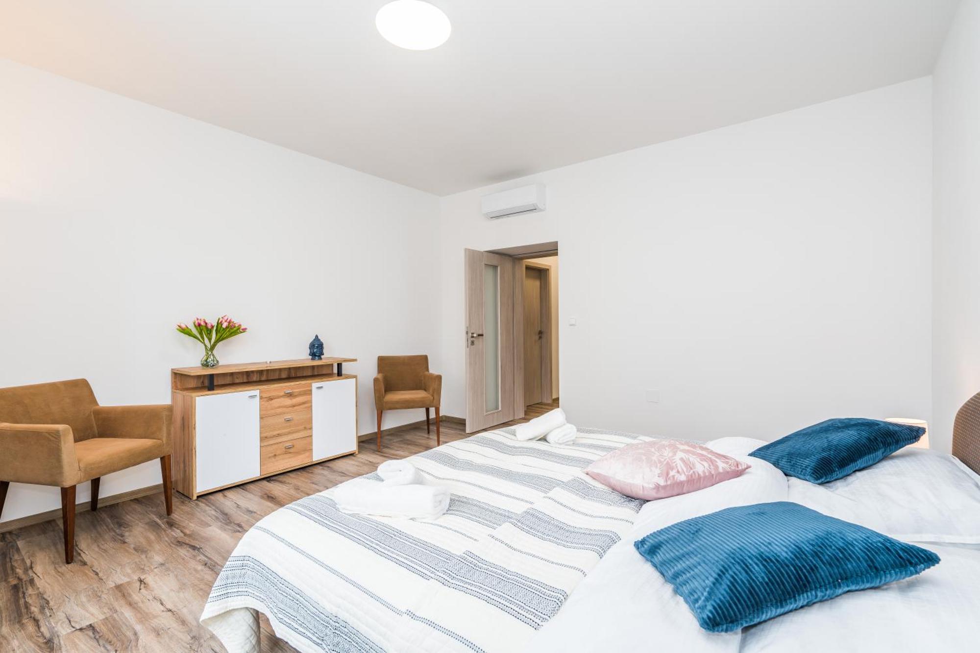 Апартаменты Perla Hradce 103 Градец-Кралове Экстерьер фото