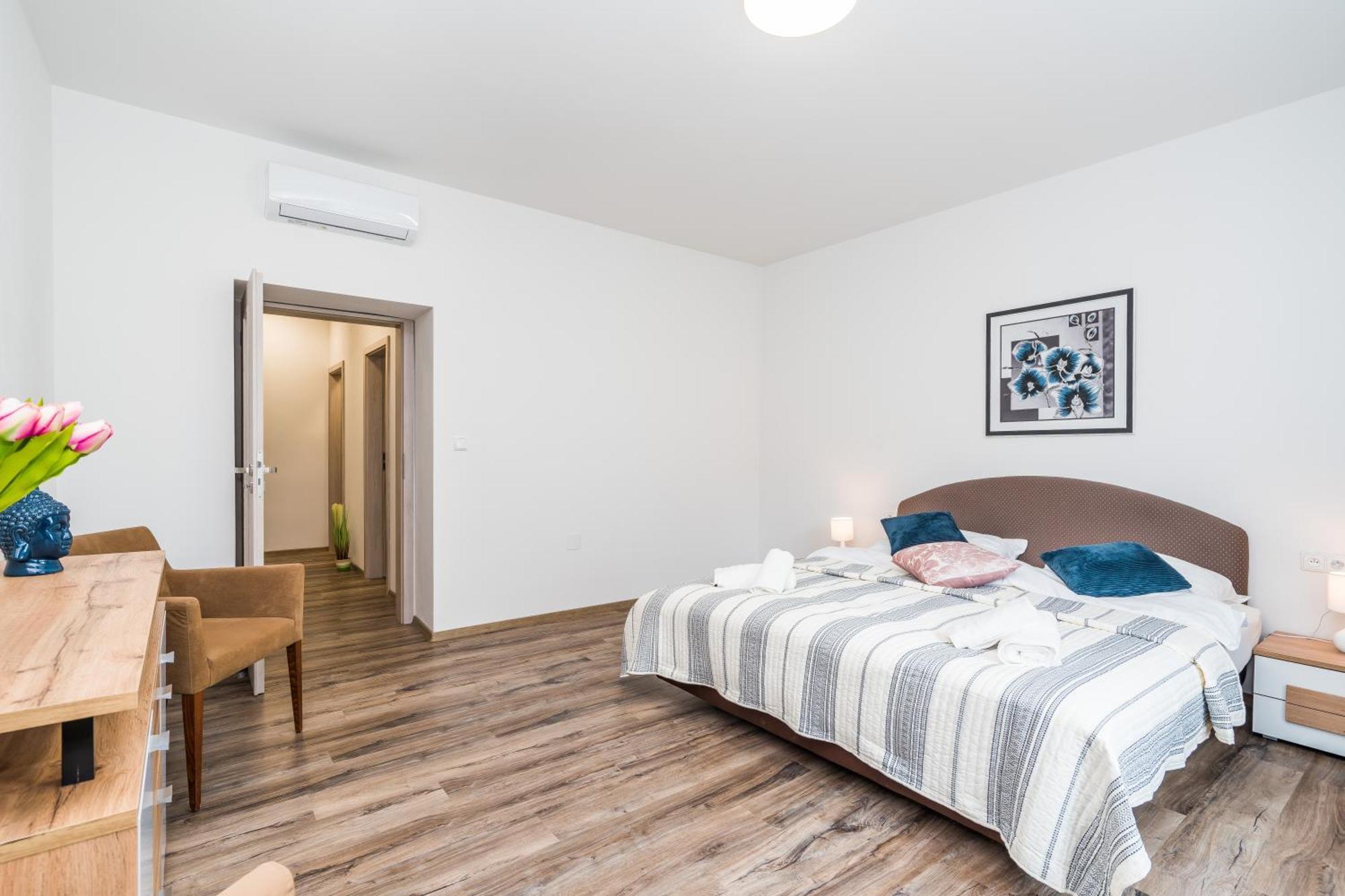 Апартаменты Perla Hradce 103 Градец-Кралове Экстерьер фото